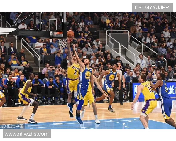 2015年湖人与勇士季前赛精彩对决回顾与分析